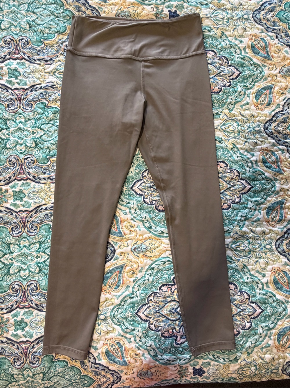 Zyia Shiny Gray High-Waist Performance Stretch Leggings